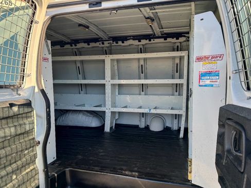 Used 2017 Chevrolet Express 2500 image 12