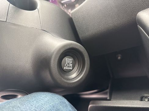 Used 2024 RAM ProMaster 2500 image 21