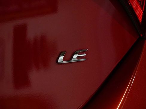 Used 2017 Toyota Corolla LE FWD image 12