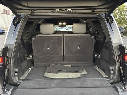 Used 2022 Rivian R1S Launch Edition image 32