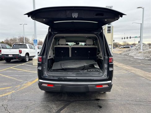Used 2022 Jeep Wagoneer Series II image 14