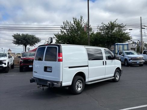 Used 2019 Chevrolet Express 2500 w/ Driver Convenience Package RWD image 5