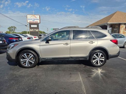 Used 2018 Subaru Outback 2.5i Limited AWD/4WD image 3