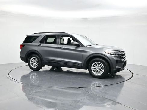 New 2026 Ford Explorer Active image 4