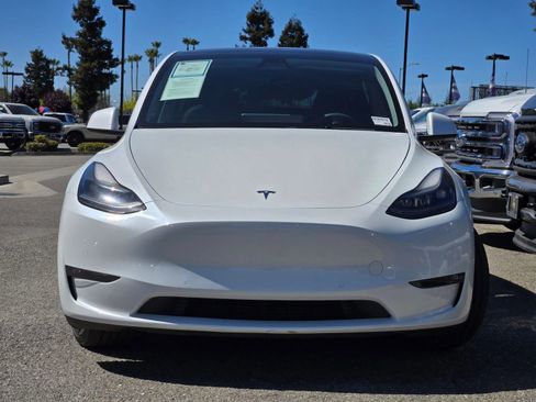 Used 2022 Tesla Model Y Performance image 2