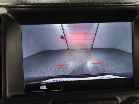 Used 2022 GMC Terrain SLT image 18