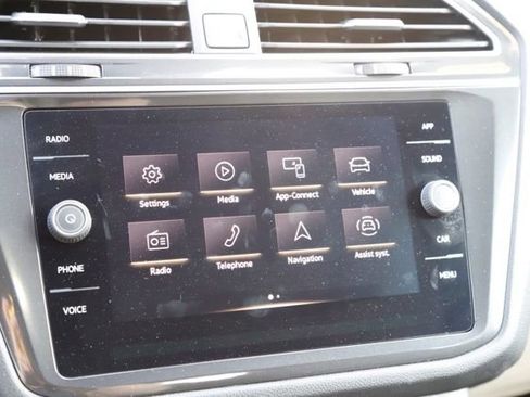 Used 2024 Volkswagen Tiguan SE R-Line AWD/4WD image 24