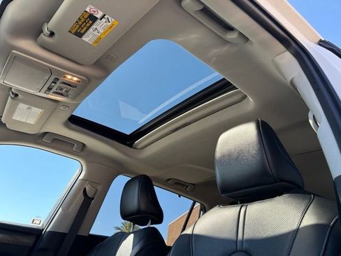 Used 2023 Toyota Highlander Limited image 12