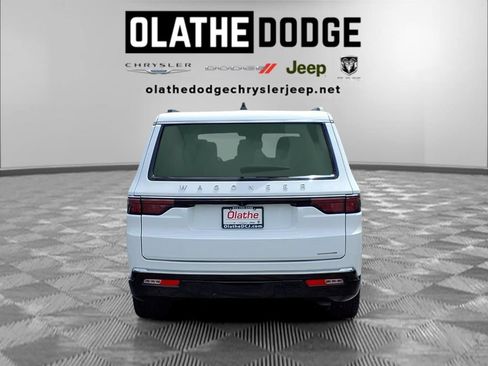 Certified 2024 Jeep Wagoneer L Series II w/ Flexible Seating Group AWD/4WD image 29