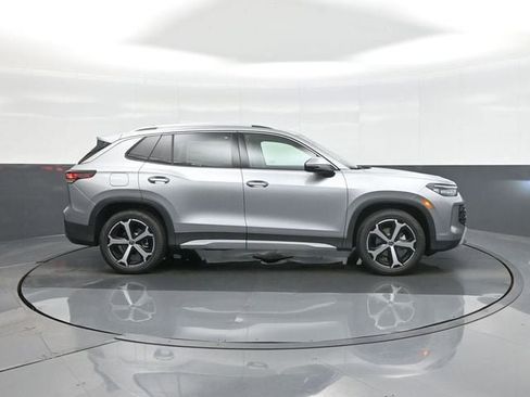 New 2026 Volkswagen Tiguan SE FWD image 8