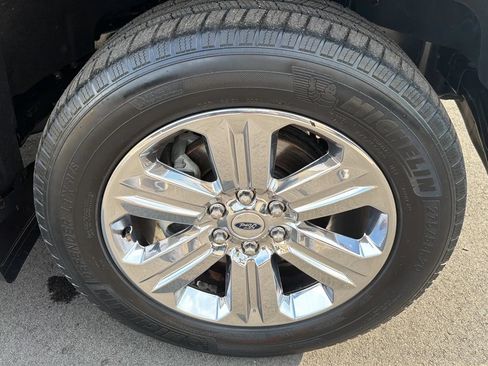 Used 2018 Ford F150 Lariat w/ Equipment Group 502A Luxury AWD/4WD image 27