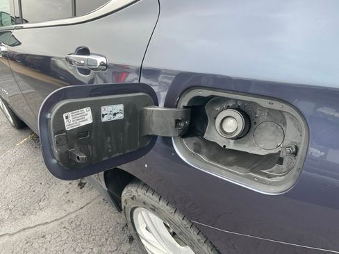 Used 2018 Chevrolet Equinox Premier image 55