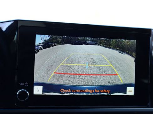 Used 2025 Toyota Camry SE image 24