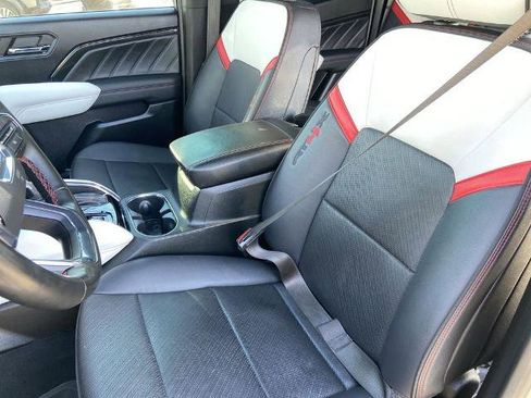 Used 2024 GMC Canyon AT4X image 15