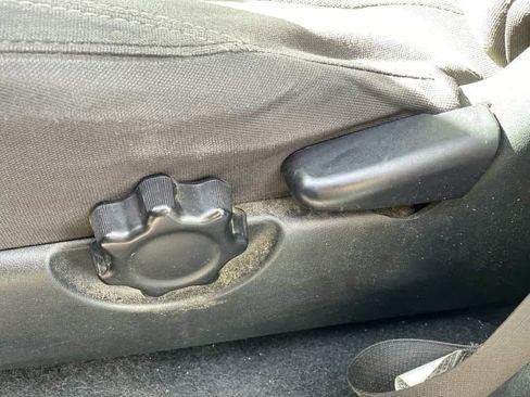 Used 2019 Toyota Tacoma TRD Sport image 15