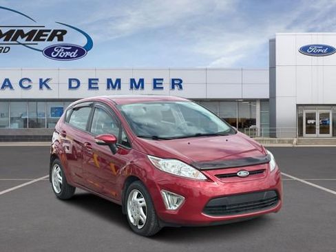 Used 2013 Ford Fiesta SE w/ Moon & Mood Pkg image 1