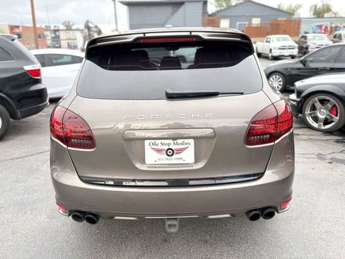 Used 2014 Porsche Cayenne GTS AWD/4WD image 4