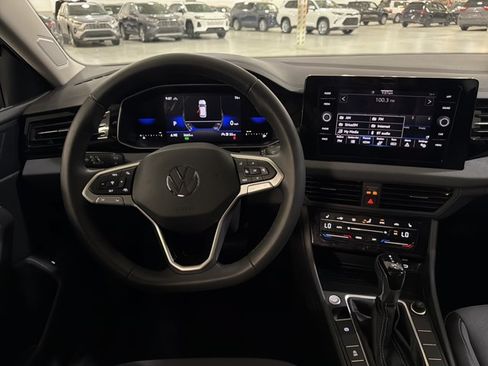 Certified 2026 Volkswagen Jetta SE FWD image 27