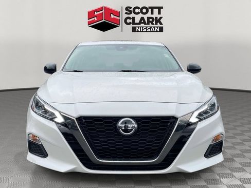 Used 2020 Nissan Altima 2.5 SR w/ Premium Package FWD image 2