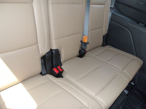 Used 2021 Chevrolet Tahoe Premier w/ Premium Package image 13