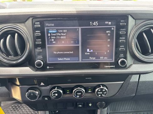 Used 2020 Toyota Tacoma TRD Sport AWD/4WD image 28