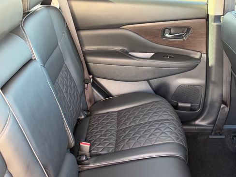 Used 2019 Nissan Murano Platinum image 11