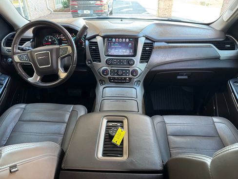 Used 2019 GMC Yukon XL Denali w/ Denali Ultimate Package image 27