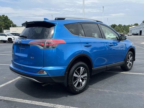 Used 2017 Toyota RAV4 XLE FWD image 6