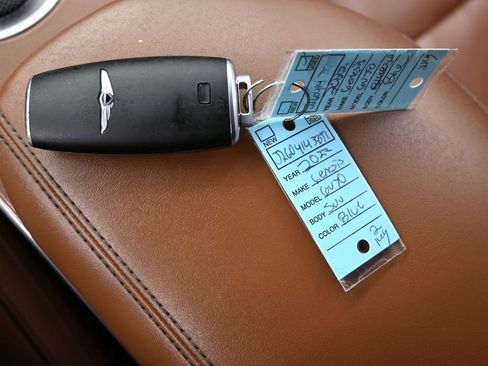 Used 2022 Genesis GV70 2.5T w/ Advanced Package image 28