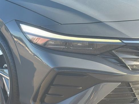 Used 2025 Hyundai Elantra SEL FWD image 29