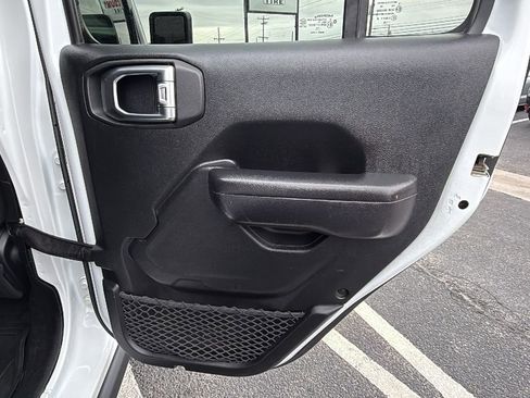 Used 2018 Jeep Wrangler Unlimited Sport S AWD/4WD image 15