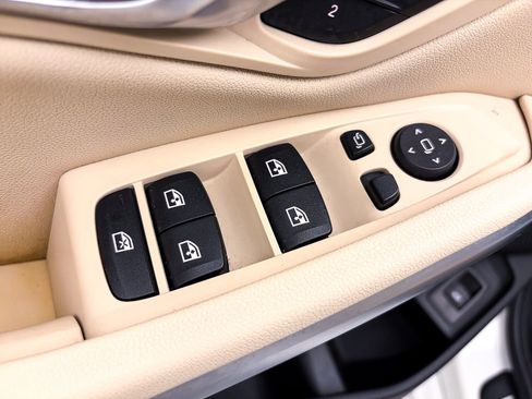 Used 2020 BMW 330i Sedan w/ Convenience Package image 17