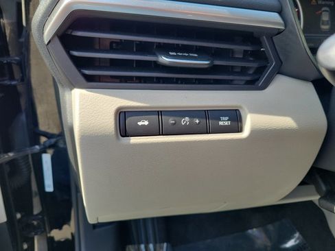 Used 2022 Nissan Altima 2.5 SV AWD/4WD image 19