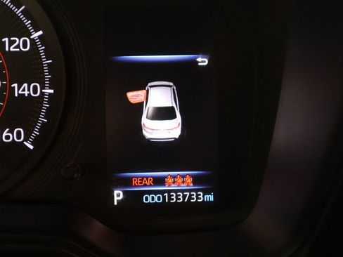 Used 2020 Toyota Corolla SE image 2