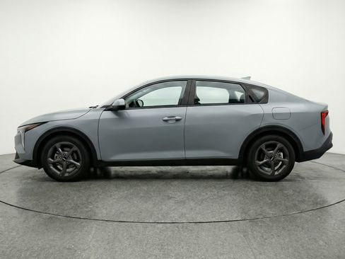 Used 2025 Kia K4 LXS image 5