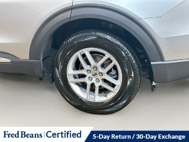 Used 2025 Ford Explorer Active AWD/4WD image 8