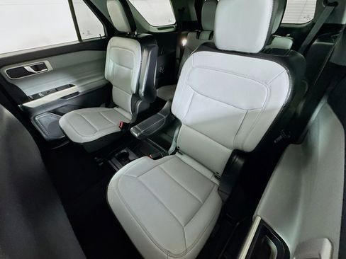 Used 2021 Ford Explorer XLT w/ Equipment Group 202A image 23