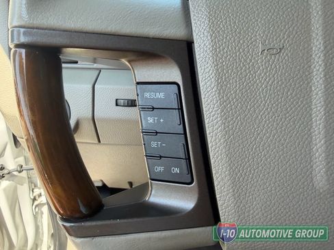 Used 2011 Lincoln Navigator 4WD image 16