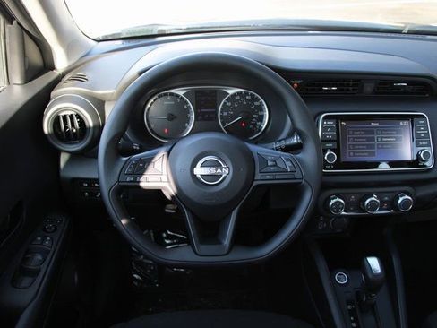 New 2025 Nissan Kicks Play S image 14