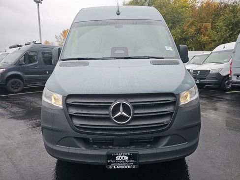 New 2025 Mercedes-Benz Sprinter 2500 image 9