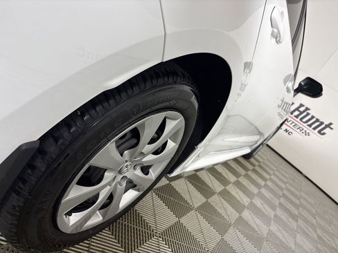 Used 2025 Toyota Corolla LE image 32