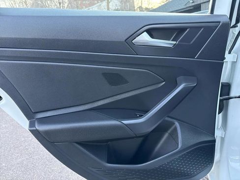 Used 2020 Volkswagen Jetta SE w/ SE Cold Weather Package image 24