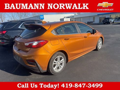 Used 2017 Chevrolet Cruze LT image 6