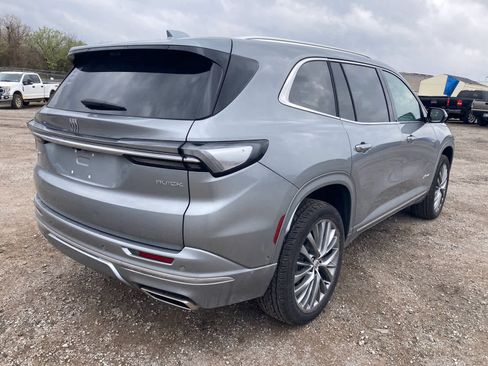 Used 2025 Buick Enclave Avenir w/ Super Cruise Package image 8
