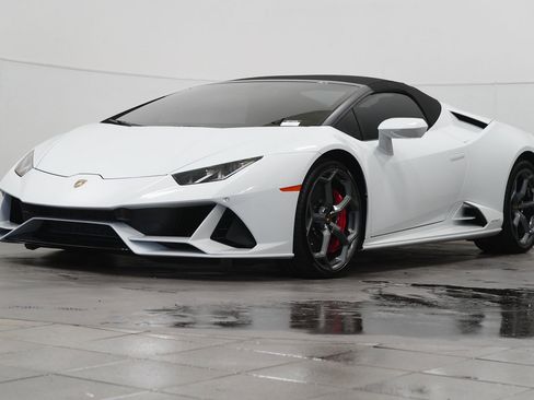 Used 2024 Lamborghini Huracan EVO image 9