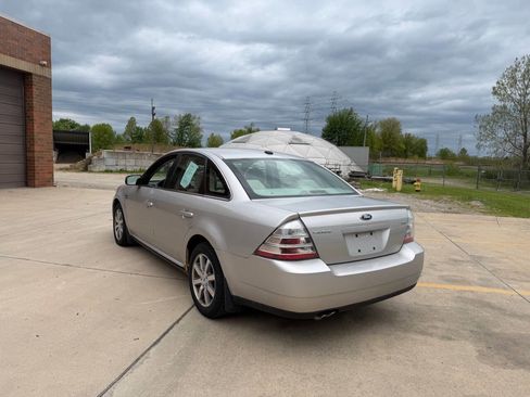 Used 2008 Ford Taurus SEL FWD image 3