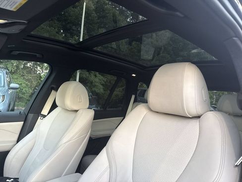 Used 2020 BMW X5 xDrive40i w/ Executive Package AWD/4WD image 16
