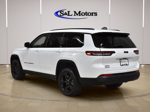 Used 2024 Jeep Grand Cherokee L Altitude AWD/4WD image 5