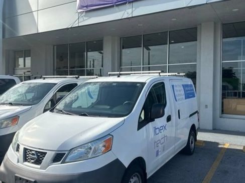Used 2015 Nissan NV200 S FWD image 2