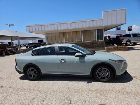 Used 2025 Kia K4 FWD image 9